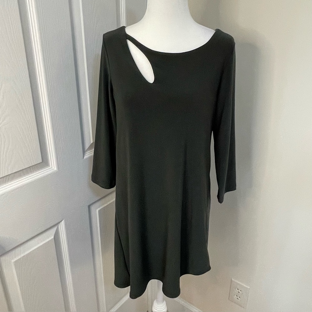 Sympli Elegant Dark Green Assymetrical Keyhole Neckline Tunic Top Women’s Size M